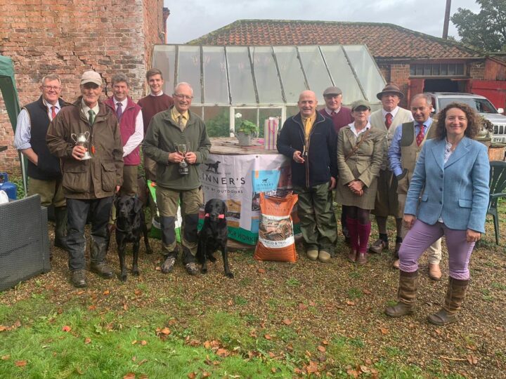 19.10.21: Flint wins the AV Novice trial from The Yorkshire Gundog Club at Wyton (and is now qualified for Open). 1st place - Daniel Marx with Lockthorn Flint of Oysterbed. 2nd place & Guns choice - K Eastwood with Eastgayle Phantom.